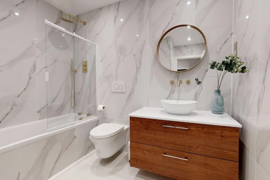 Stylish 2Bed Flat 10Min To Wimbledon Tennis Courts London Kültér fotó