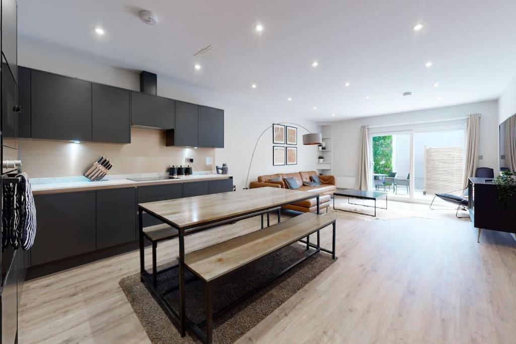Stylish 2Bed Flat 10Min To Wimbledon Tennis Courts London Kültér fotó